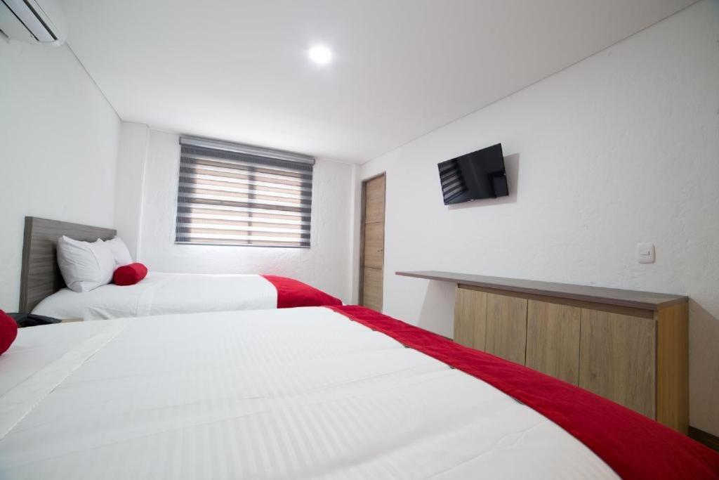 Hotel Med 70 Medellin Exterior photo