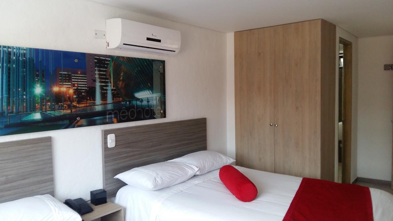 Hotel Med 70 Medellin Exterior photo